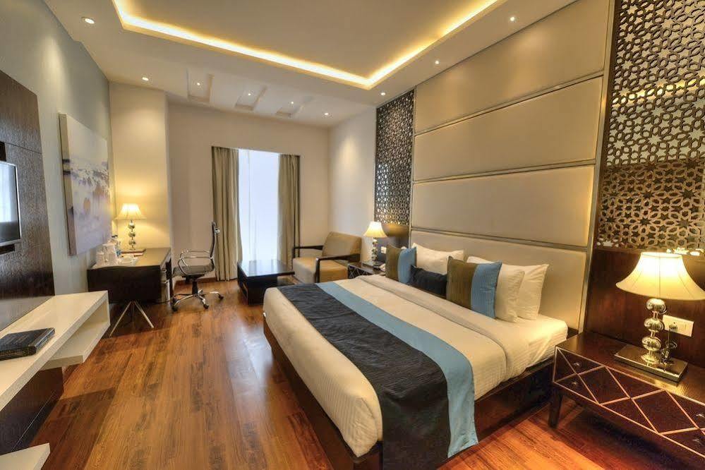 Hotel Delite Grand Faridabad Exterior foto
