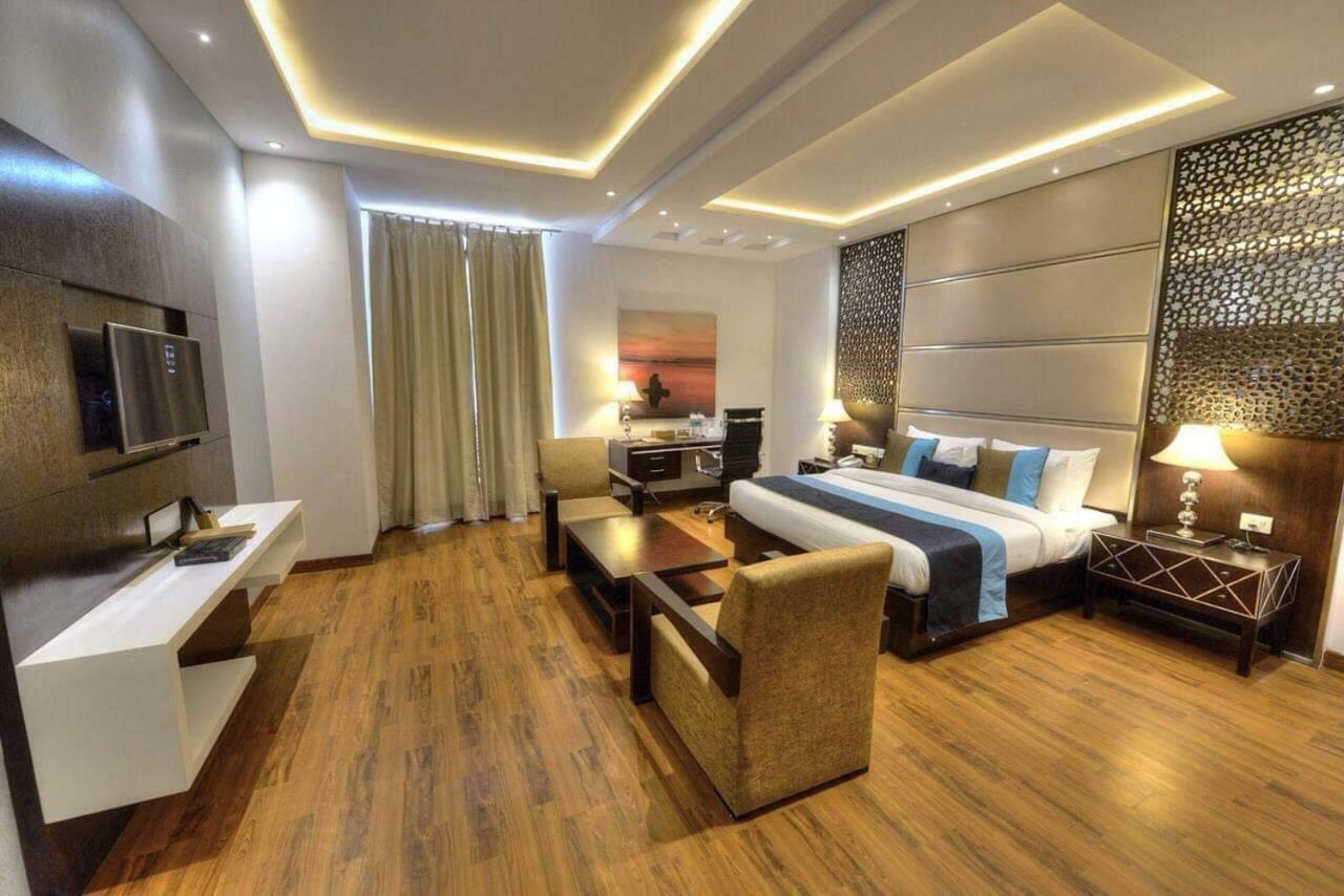 Hotel Delite Grand Faridabad Exterior foto