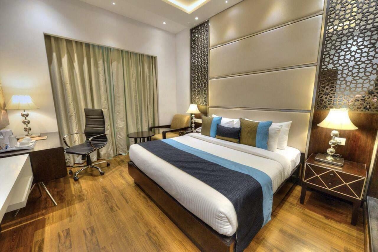 Hotel Delite Grand Faridabad Exterior foto